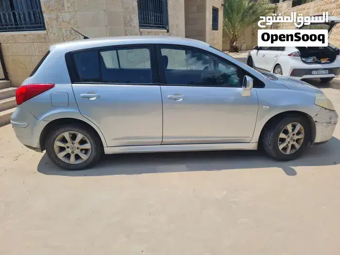 Nissan Tiida 2013 photo 3