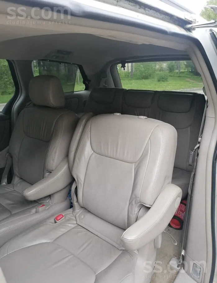 Toyota Sienna 2008 photo 3