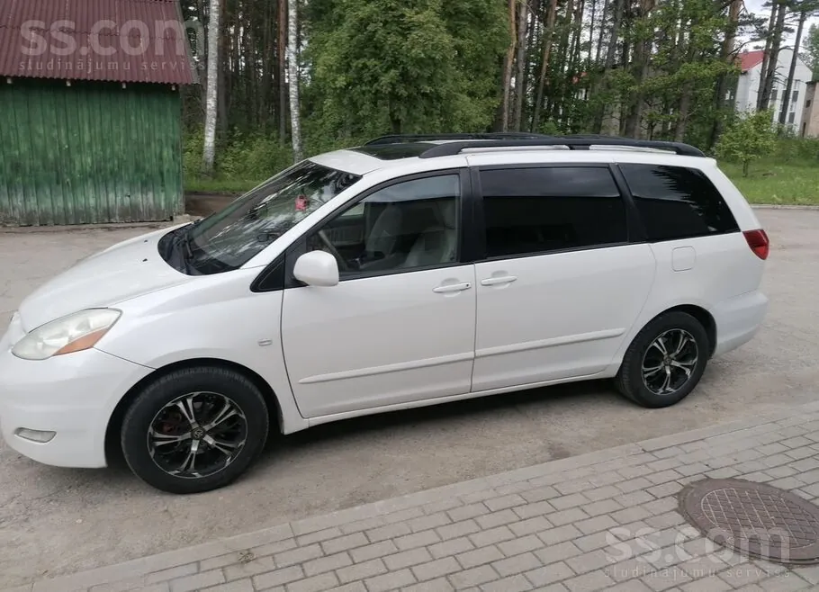 Toyota Sienna 2008 photo 5
