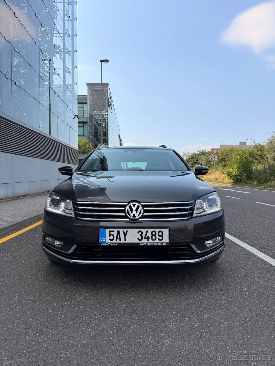 Volkswagen Passat 2012 photo 4
