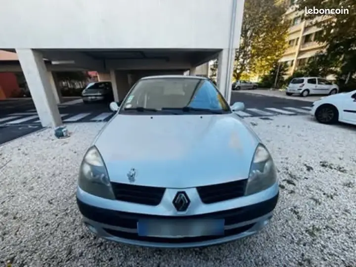 Renault Clio 2004 photo 3