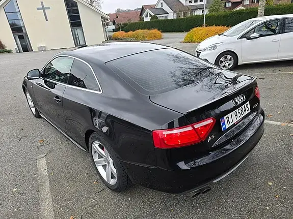 Audi A5 2010 photo 2