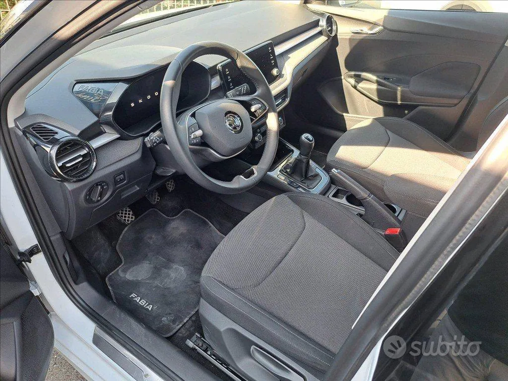 Skoda Fabia 2024 photo 3
