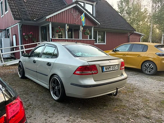 Saab 9-3 2005 photo 2