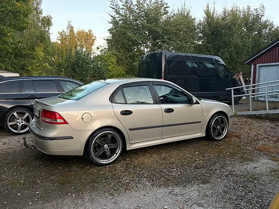 Saab 9-3 2005 photo 3