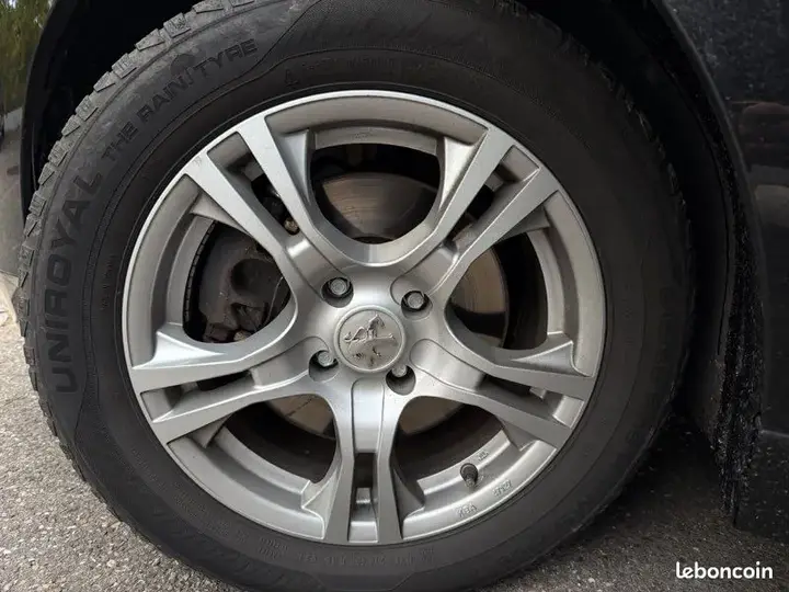 Peugeot 5008 2010 photo 4