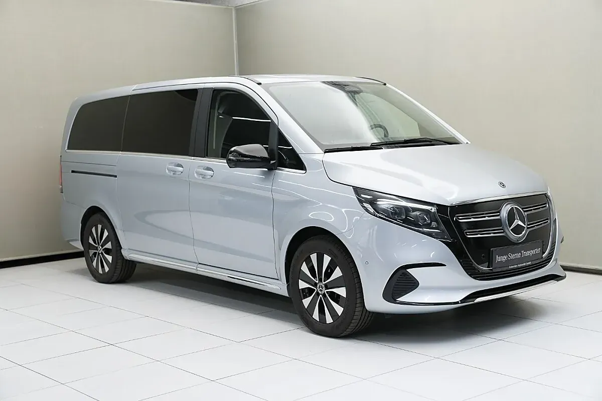 Mercedes-Benz Eqv 2025 photo 2