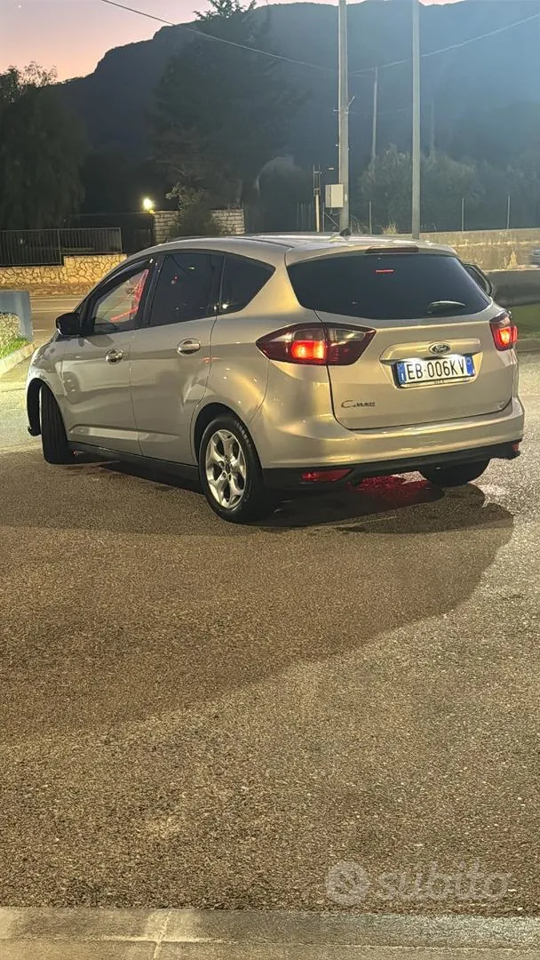 Ford C-Max 2011 photo 2