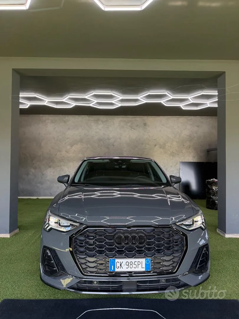 Audi Q3 2022 photo 2