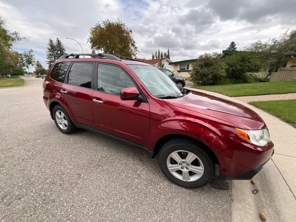Subaru Forester 2010 photo 2