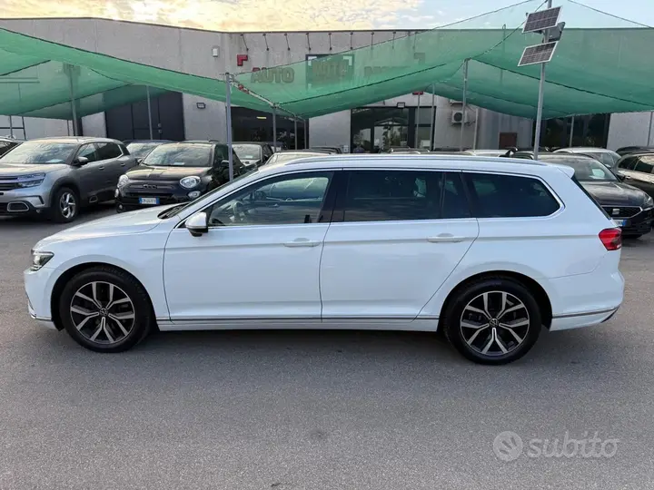 Volkswagen Passat 2021 photo 2