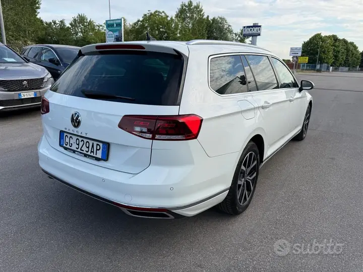 Volkswagen Passat 2021 photo 4