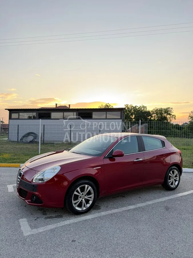 Alfa Romeo Giulietta 2012 photo 3