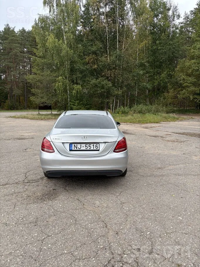 Mercedes-Benz C200 2015 photo 4