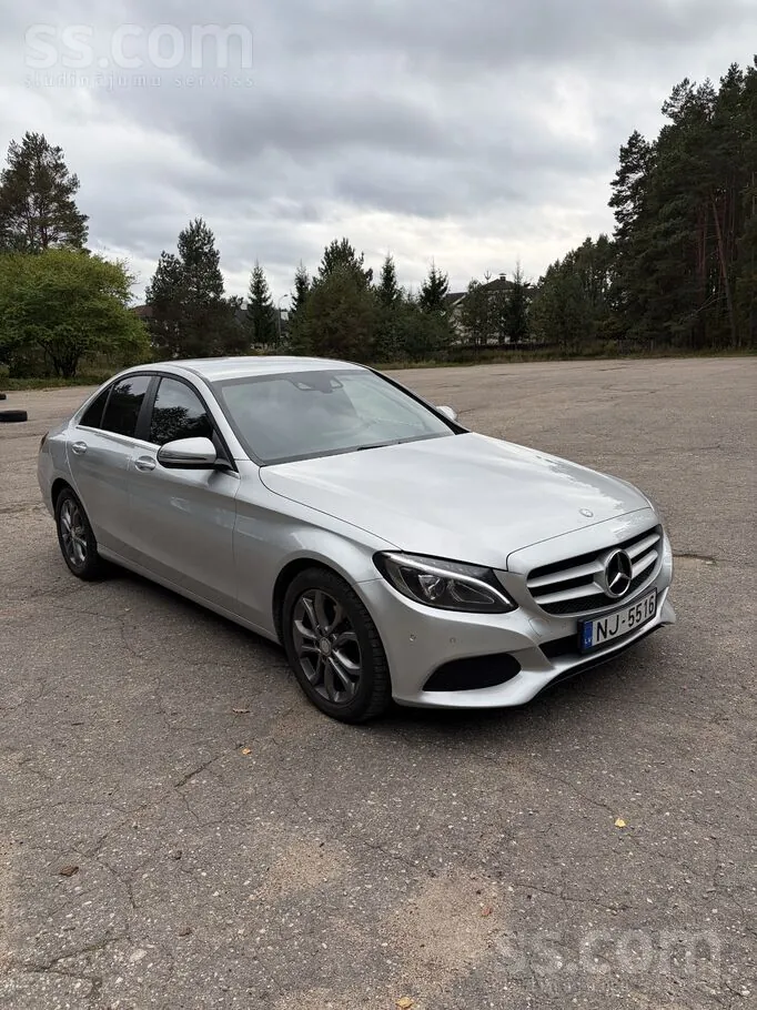 Mercedes-Benz C200 2015 photo 2