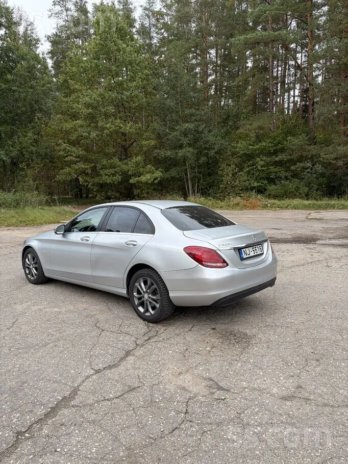 Mercedes-Benz C200 2015 photo 5
