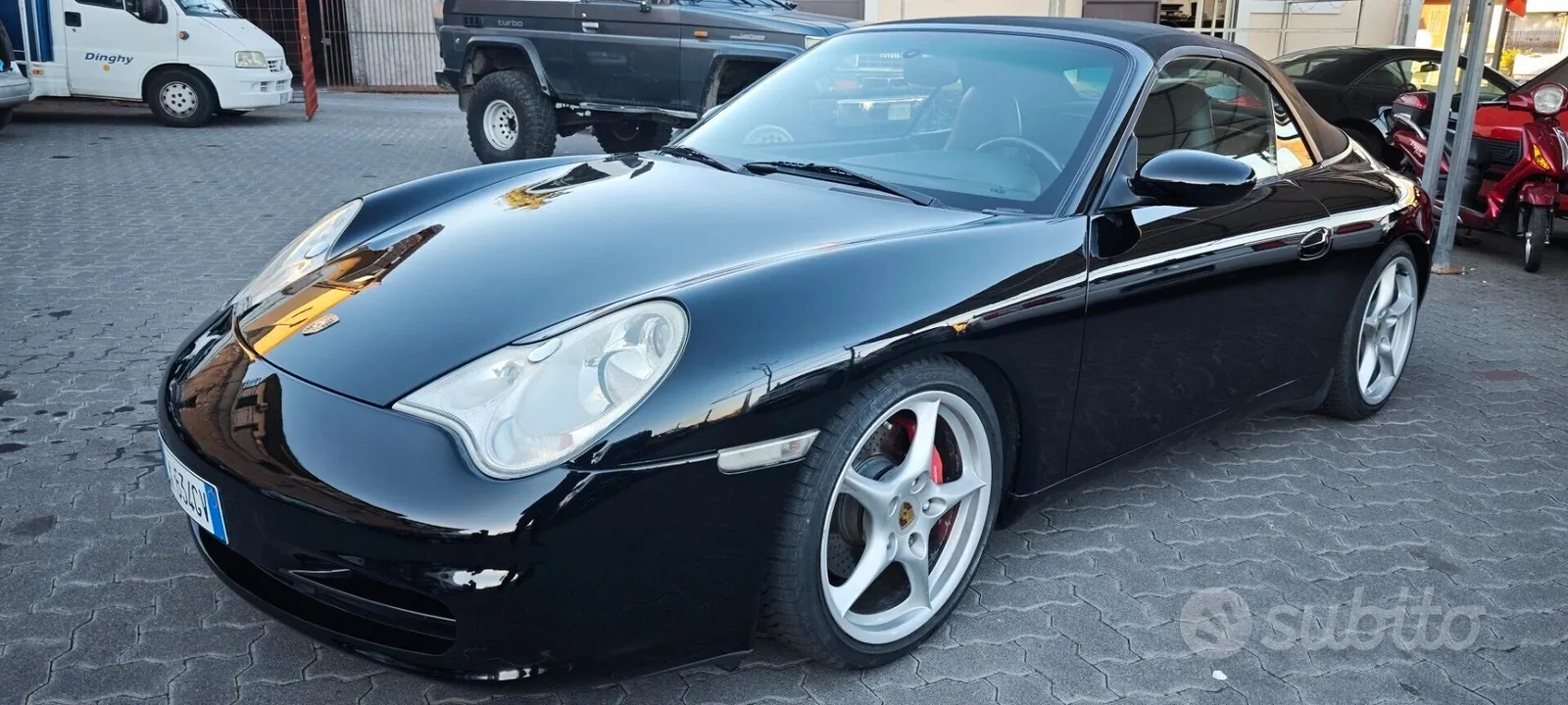Porsche 911 Carrera 4 2002 photo 4