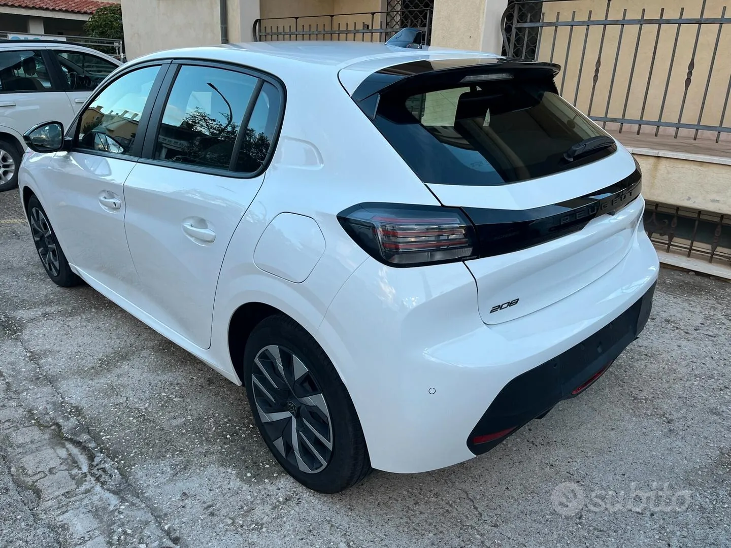 Peugeot 208 2024 photo 4