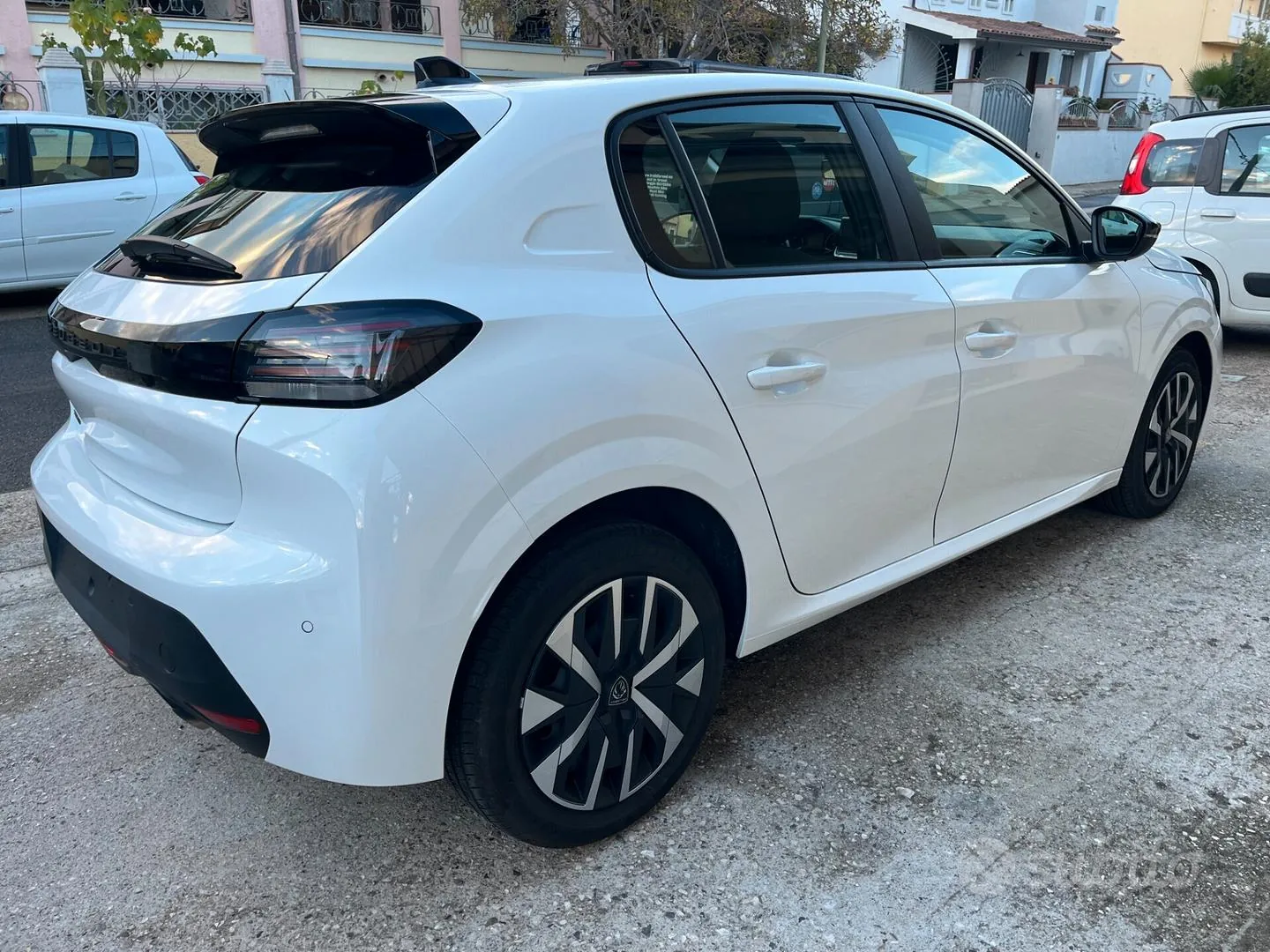 Peugeot 208 2024 photo 5