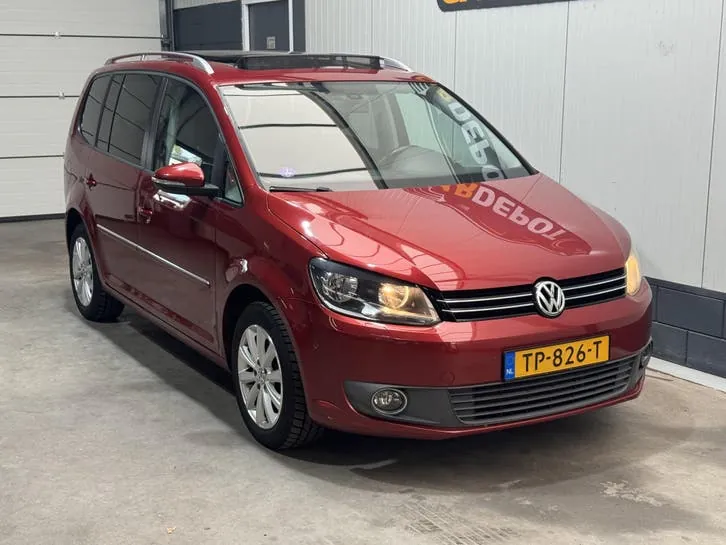 Volkswagen Touran 2011 photo 3