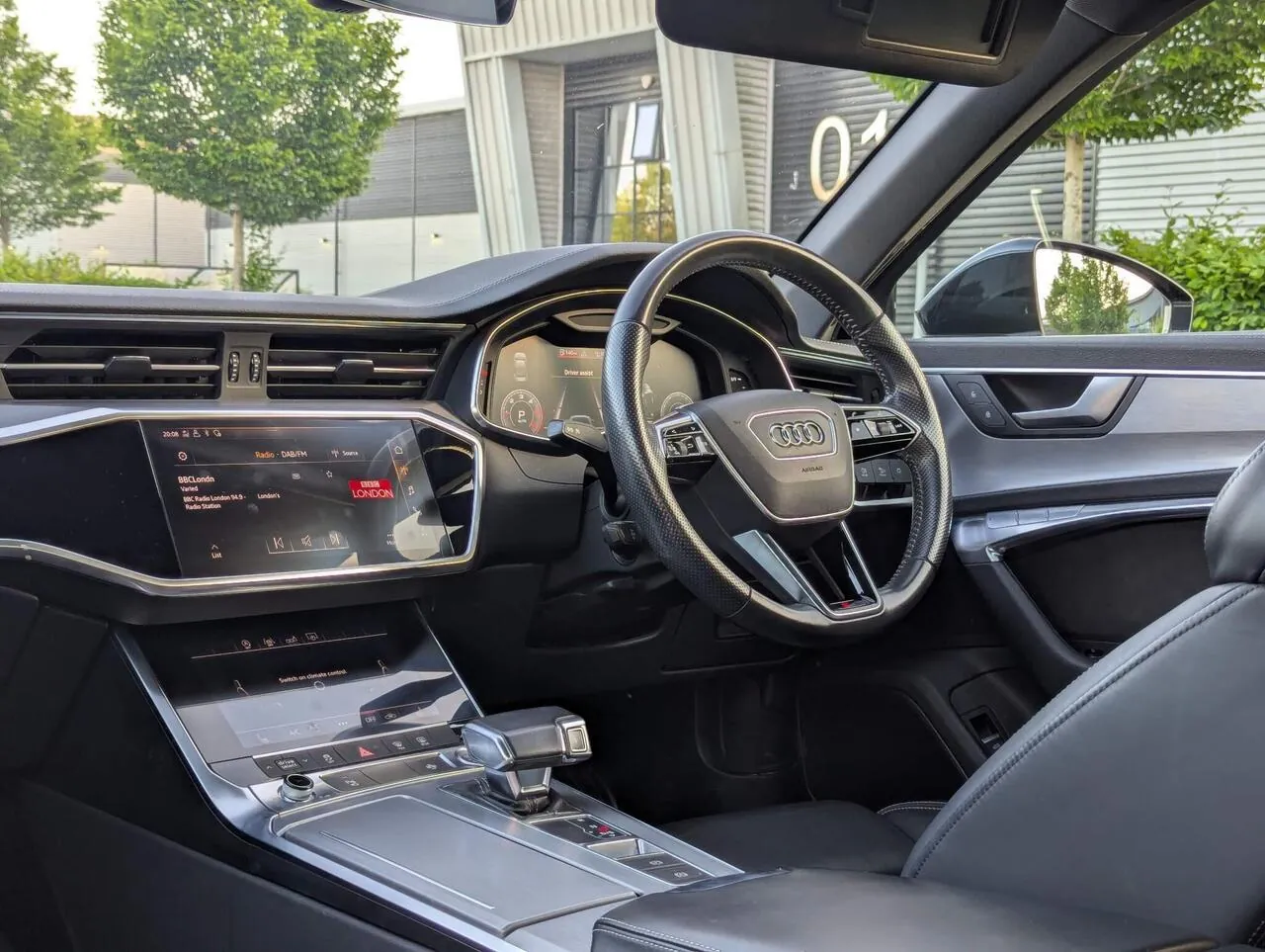 Audi A6 2018 photo 2