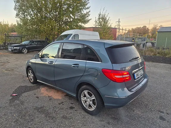 Mercedes-Benz B180 2013 photo 4