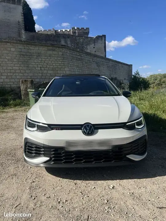 Volkswagen Golf 2022 photo 2