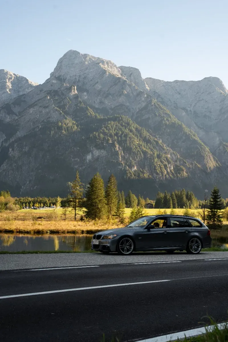 BMW 3 Series 2009 photo 2