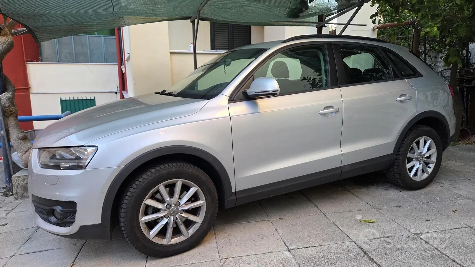Audi Q3 2012 photo 2