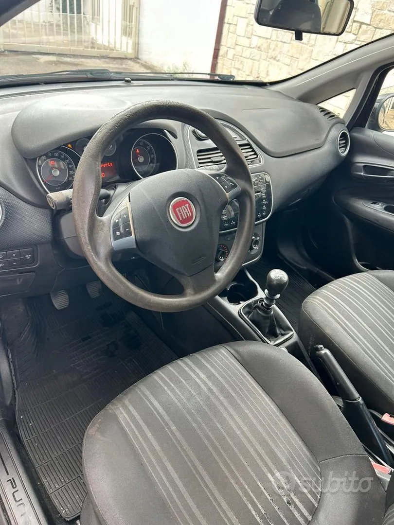 Fiat Punto 2012 photo 4