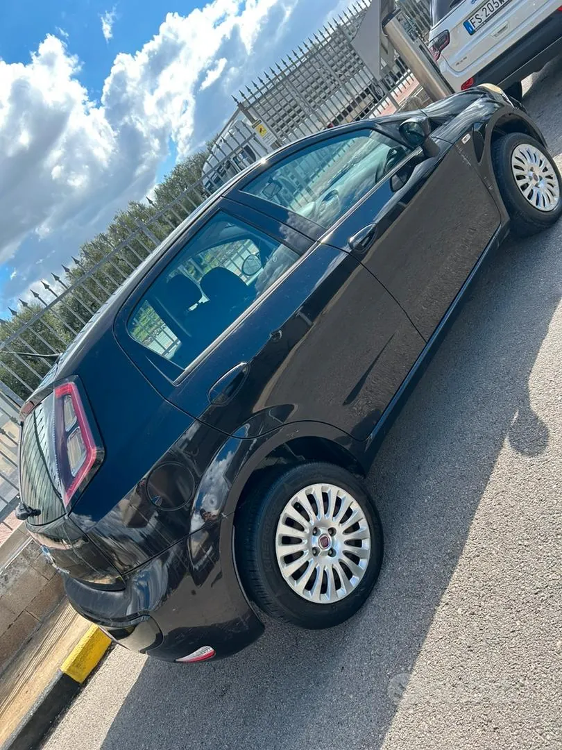 Fiat Punto 2012 photo 3