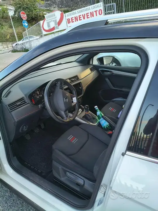 Seat Arona 2019 photo 4