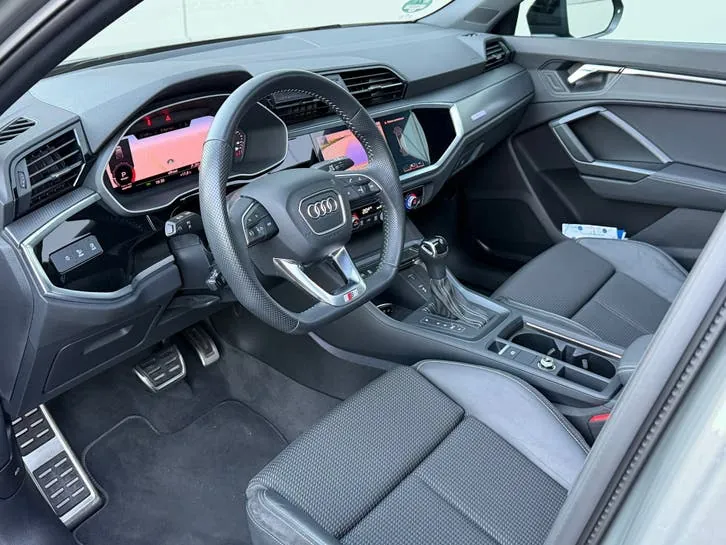 Audi Q3 2020 photo 2