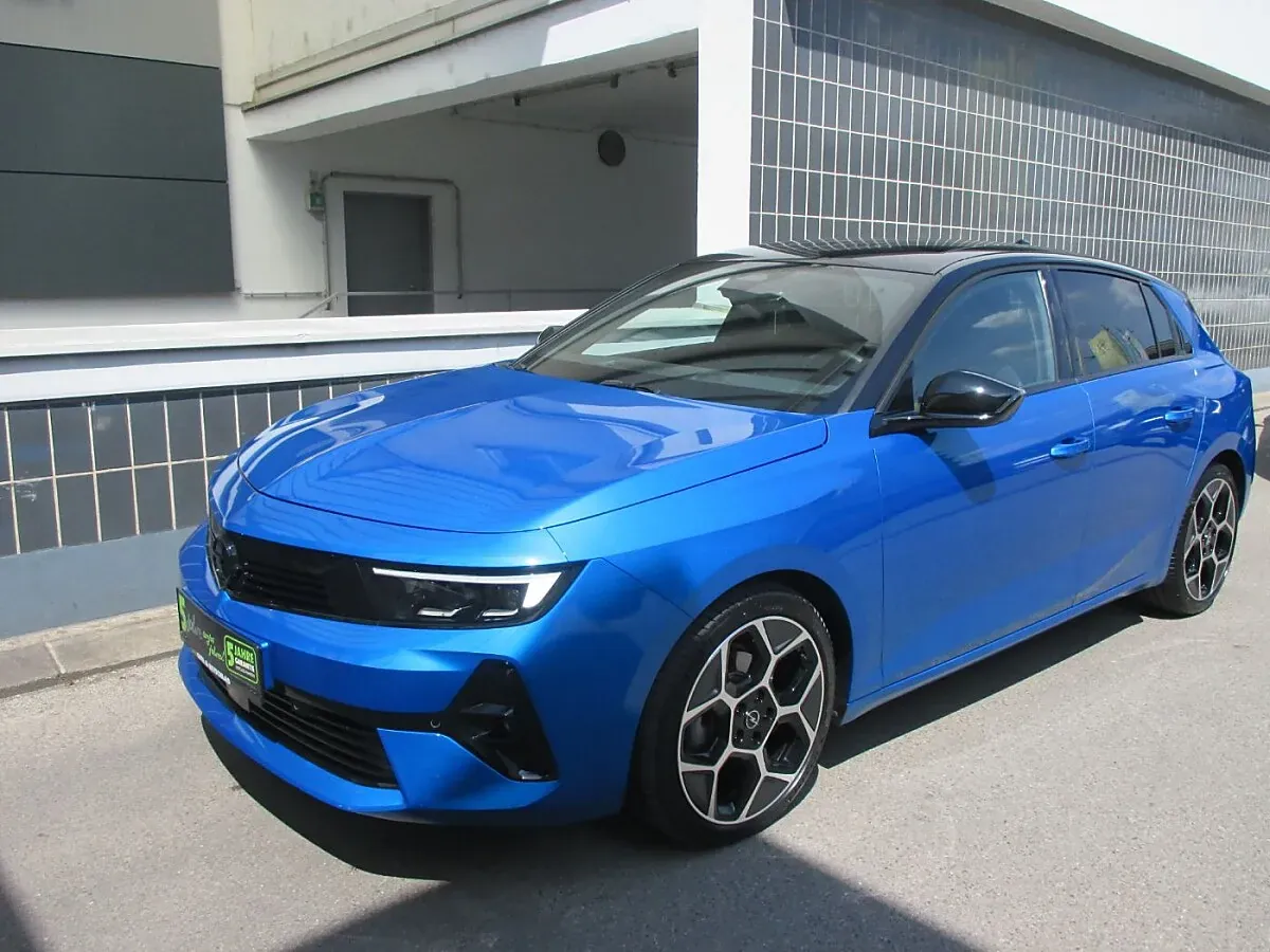 Opel Astra 2024 photo 2