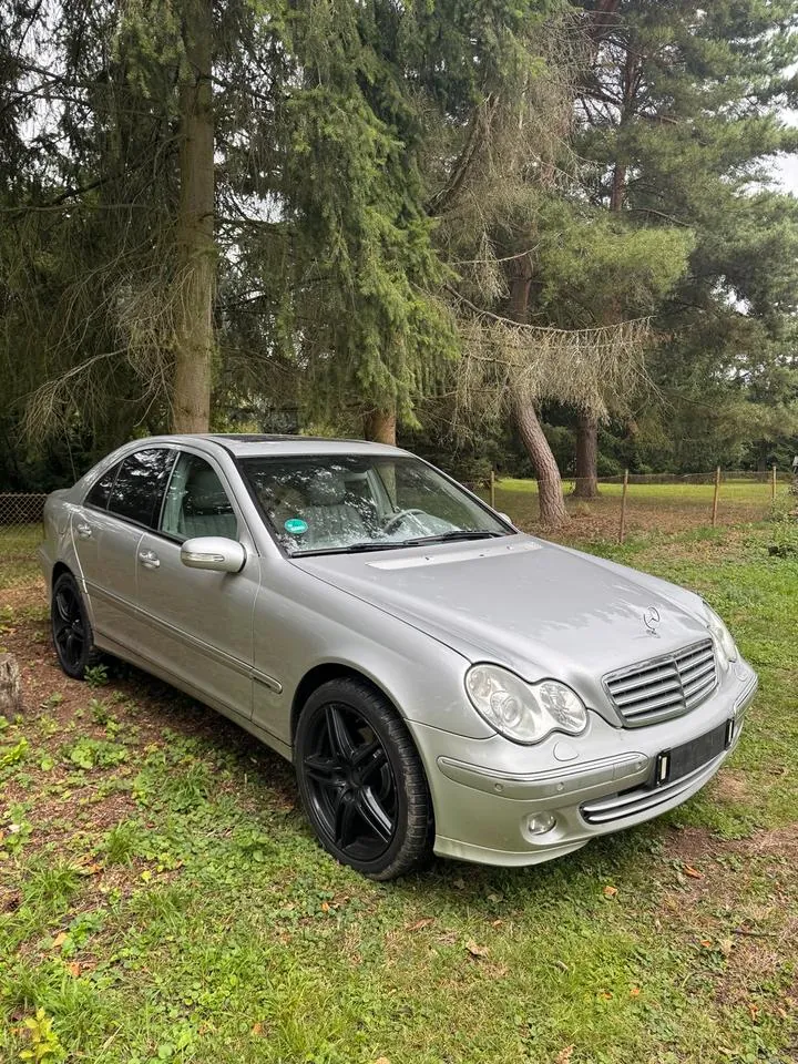 Mercedes-Benz C230