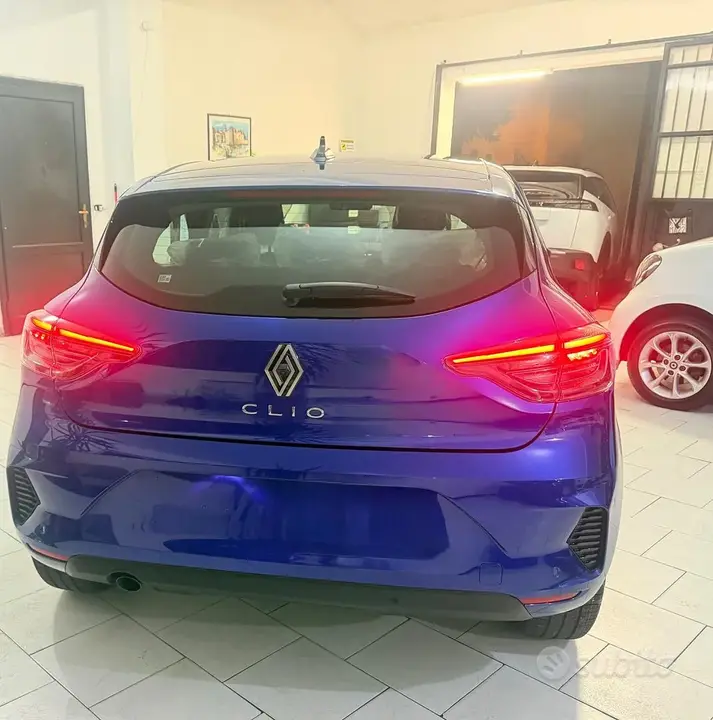 Renault Clio photo 4
