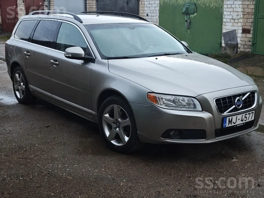 Volvo V70 2010 photo 5