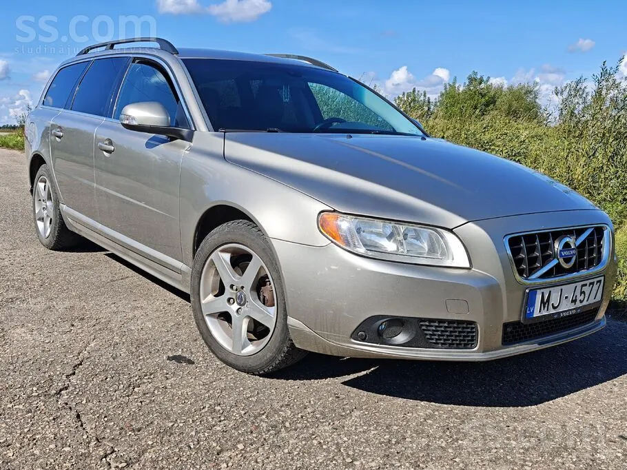 Volvo V70 2010 photo 3