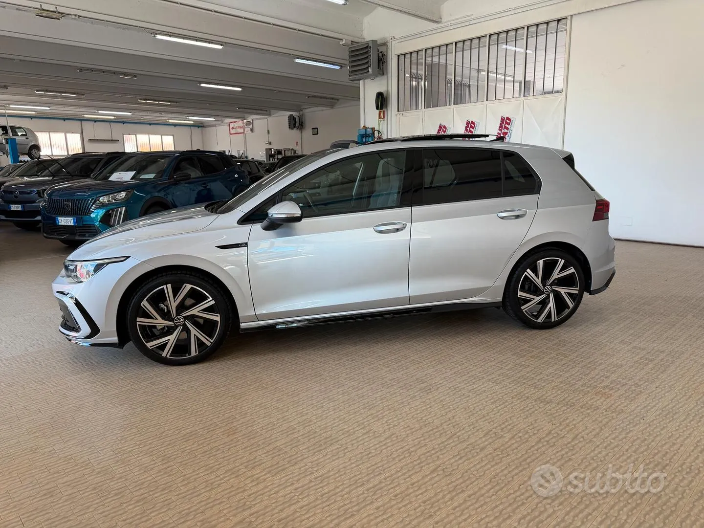 Volkswagen Golf 2024 photo 3