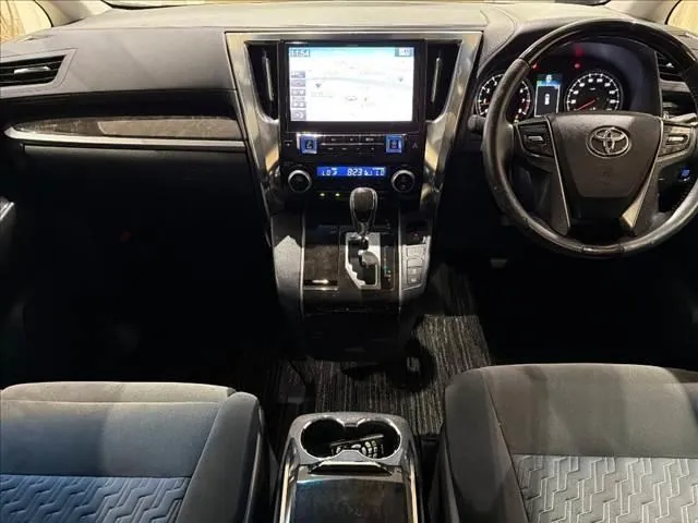 Toyota Verfia 2016 photo 3