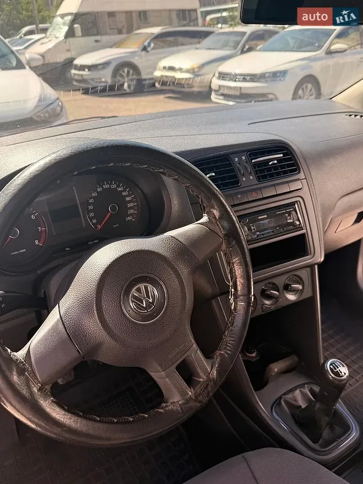 Volkswagen Polo 2011 photo 3