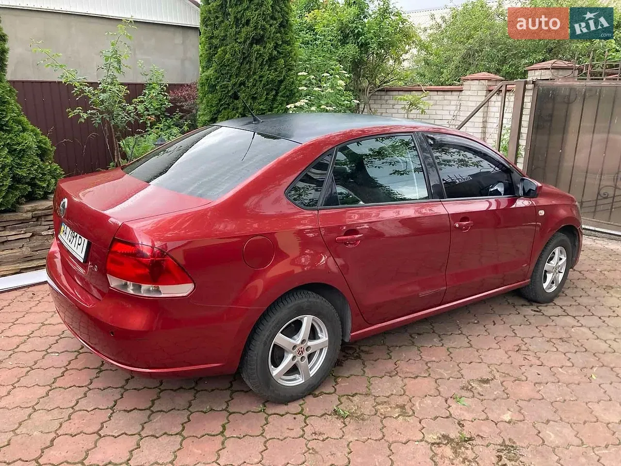 Volkswagen Polo 2011 photo 2