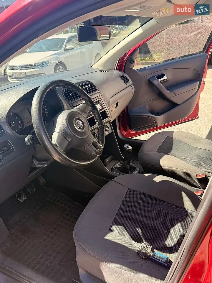 Volkswagen Polo 2011 photo 4
