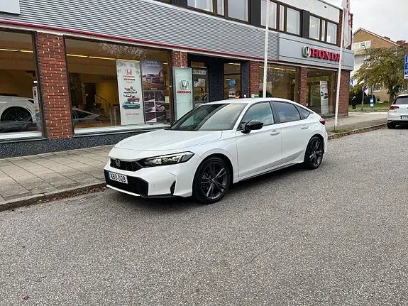 Honda Civic 2026 photo 2