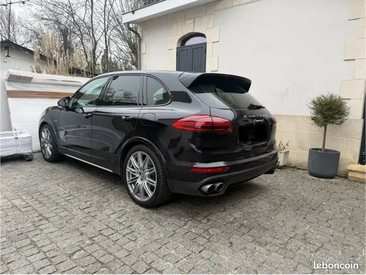 Porsche Cayenne 2016 photo 2