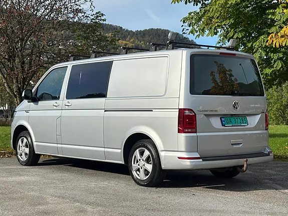 Volkswagen Transporter 2018 photo 2