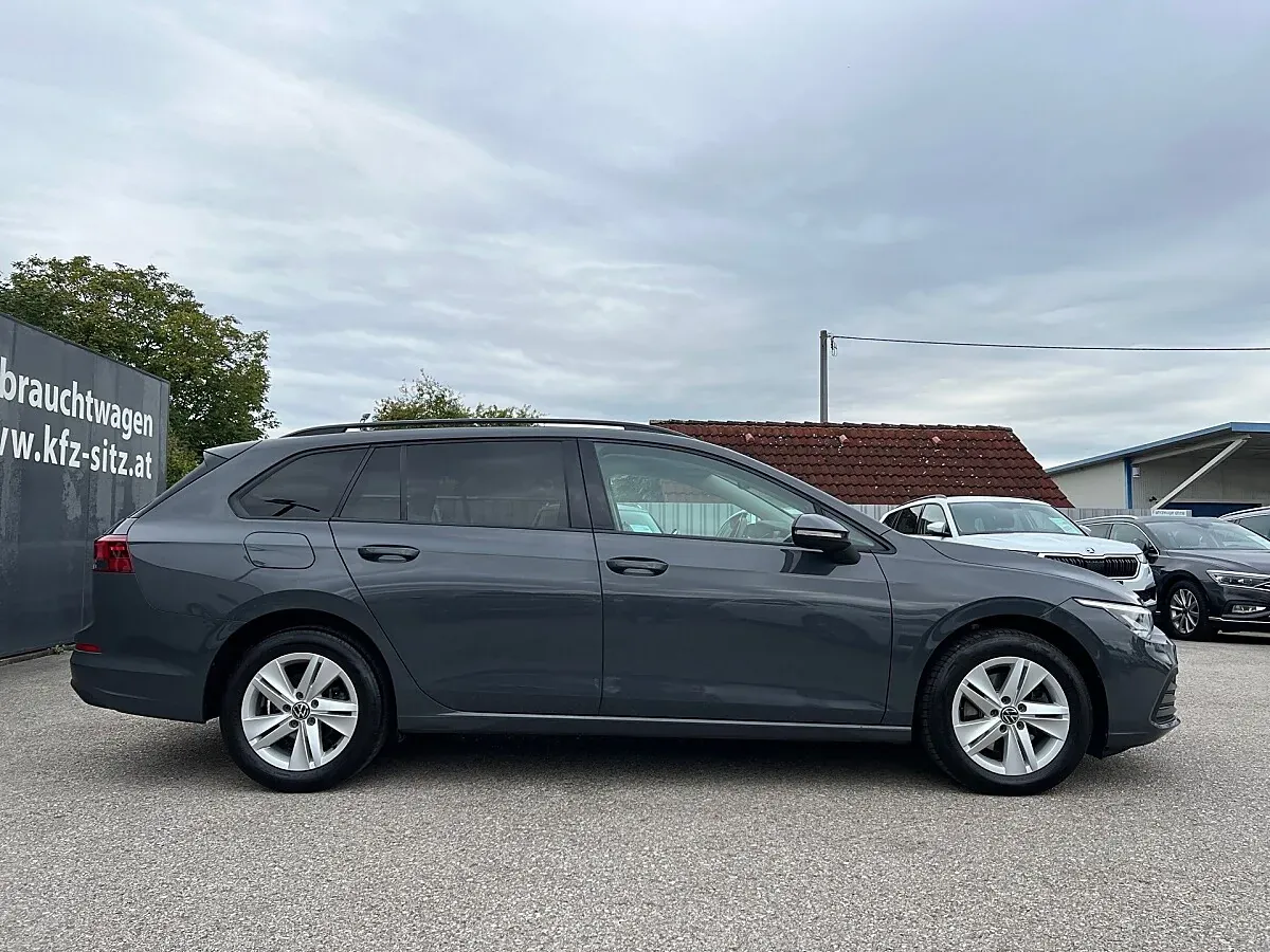 Volkswagen Golf 2023 photo 2