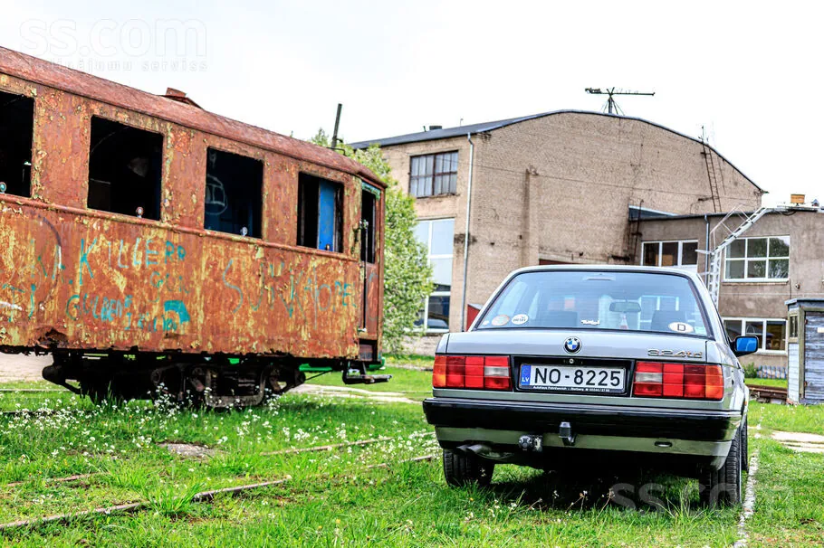 BMW 324 1987 photo 4