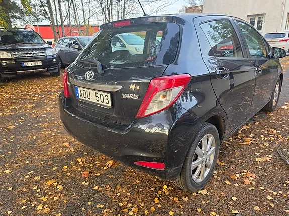 Toyota Yaris 2012 photo 4