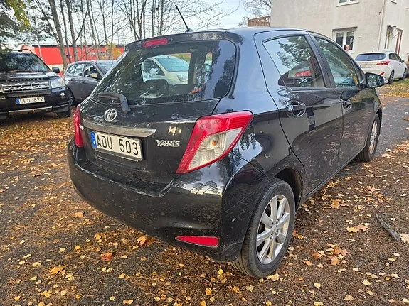Toyota Yaris 2012 photo 5